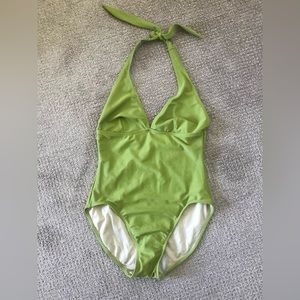 Women’s small 1 piece swim suit